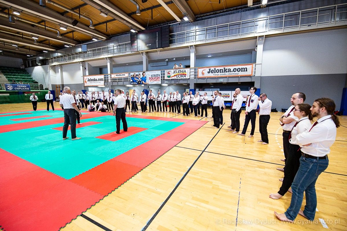 Norwegowie, Niemcy i Anglicy przy Złotniczej