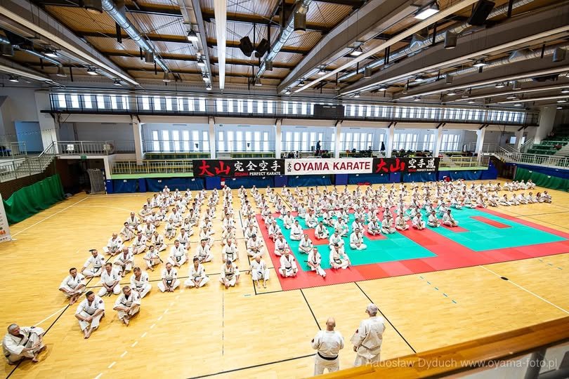 Norwegowie, Niemcy i Anglicy przy Złotniczej