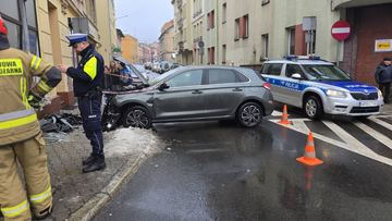 Wjechała w budynek