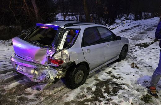 Kolizja busa i Subaru na Spółdzielczej
