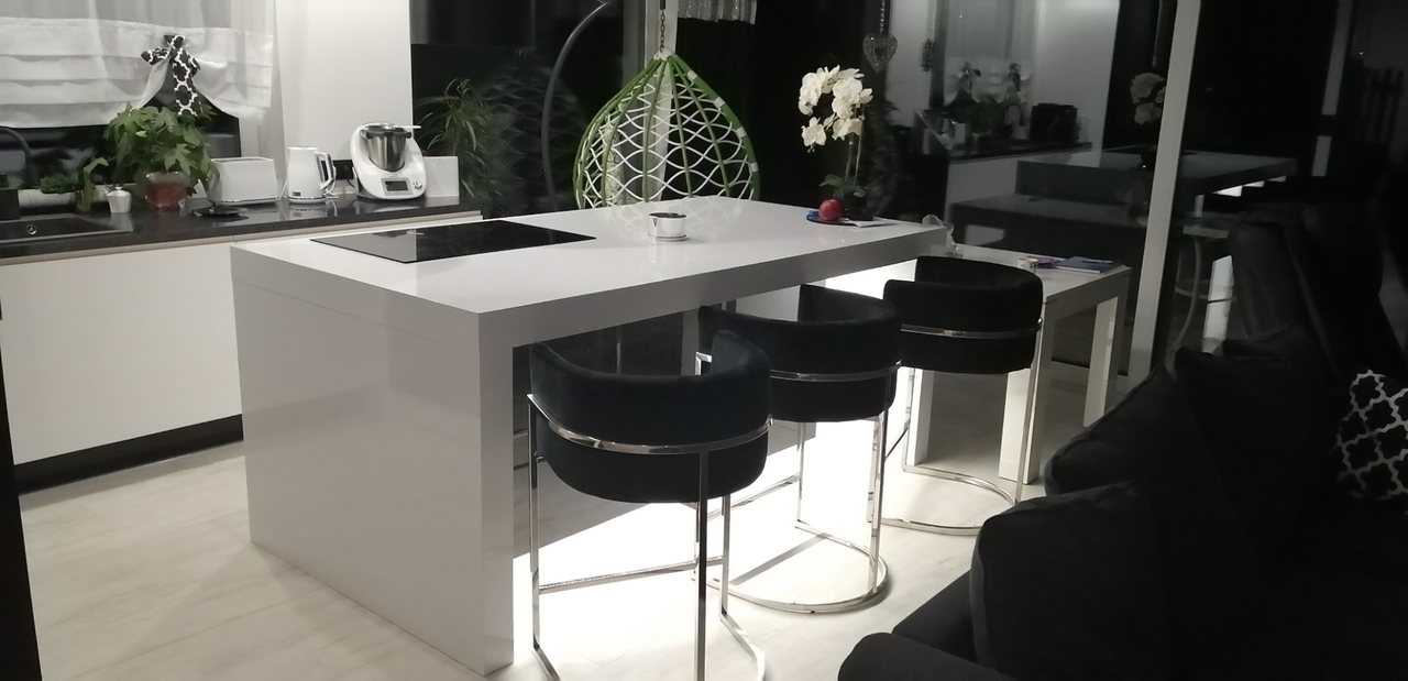 Szafa PLUS – Meble na wymiar: Personalizacja i Funkcjonalność dla Twojego Domu