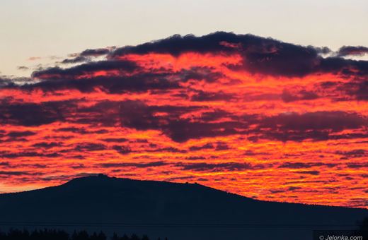 Magia zachodu słońca nad Karkonoszami
