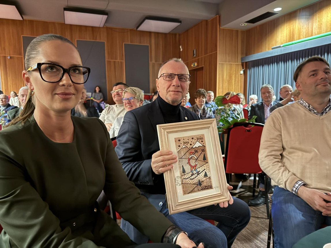 Statuetki dla "Zasłużonych dla Sobieszowa"