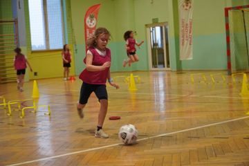 Licencjonowani trenerzy prowadzą już lekcje wf–u