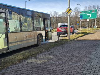 Autobus najechał na tył Raptora