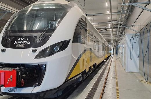 Miliony ludzi wybiera pociąg