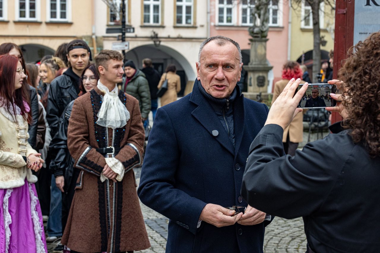 Maturzyści zatańczyli Poloneza