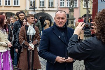 Maturzyści zatańczyli Poloneza