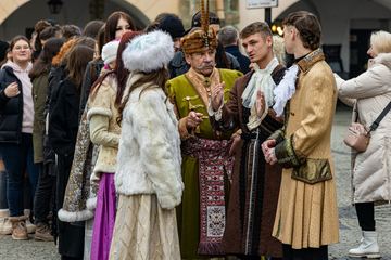 Maturzyści zatańczyli Poloneza