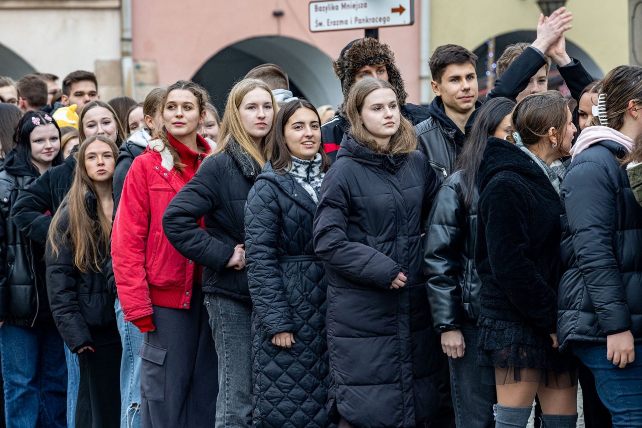 Maturzyści zatańczyli Poloneza