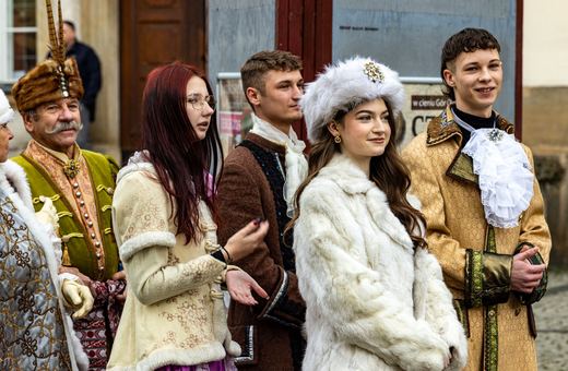 Maturzyści zatańczyli Poloneza