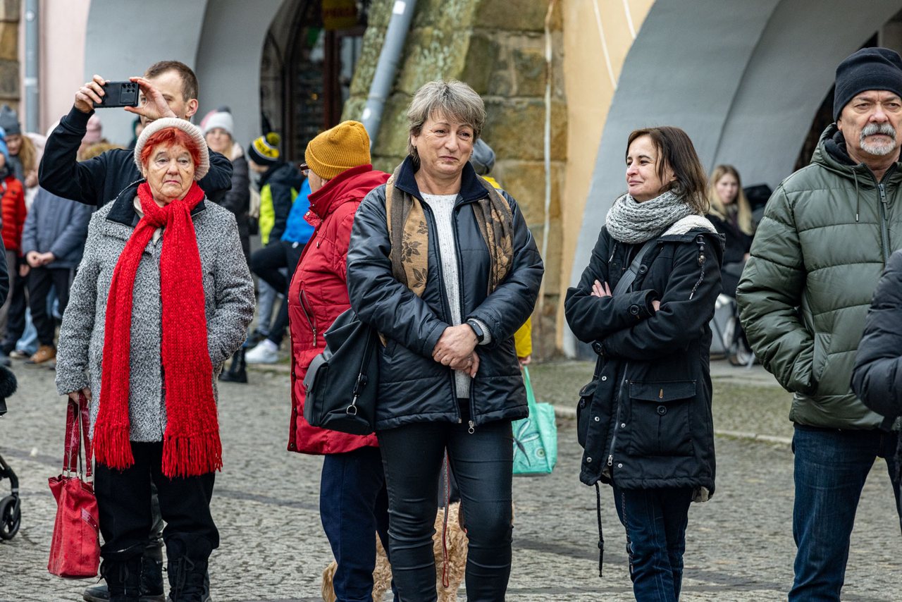 Maturzyści zatańczyli Poloneza