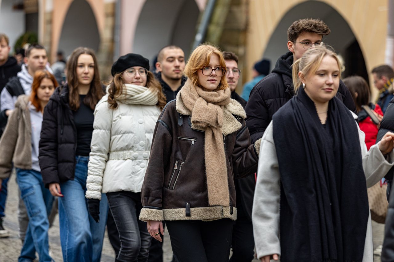 Maturzyści zatańczyli Poloneza