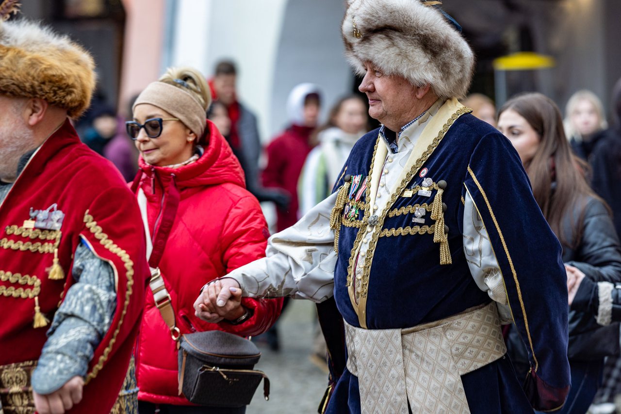 Maturzyści zatańczyli Poloneza