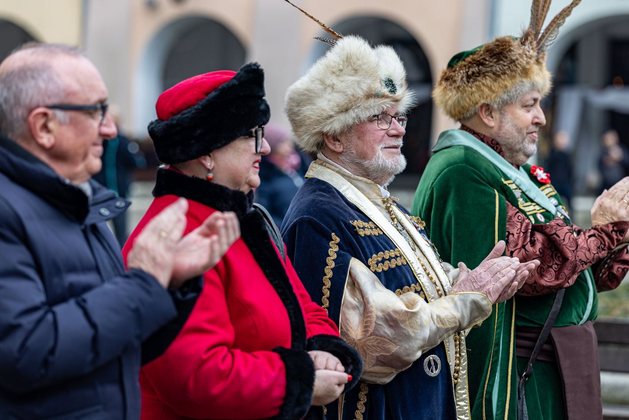 Maturzyści zatańczyli Poloneza