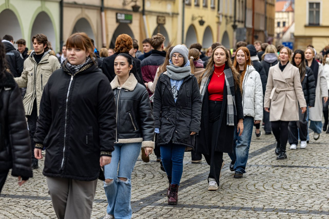 Maturzyści zatańczyli Poloneza