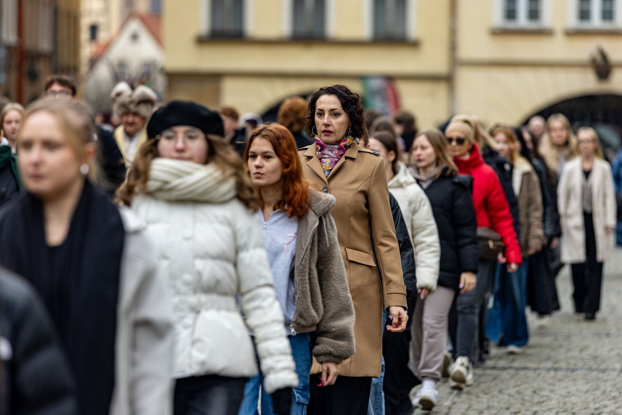 Maturzyści zatańczyli Poloneza