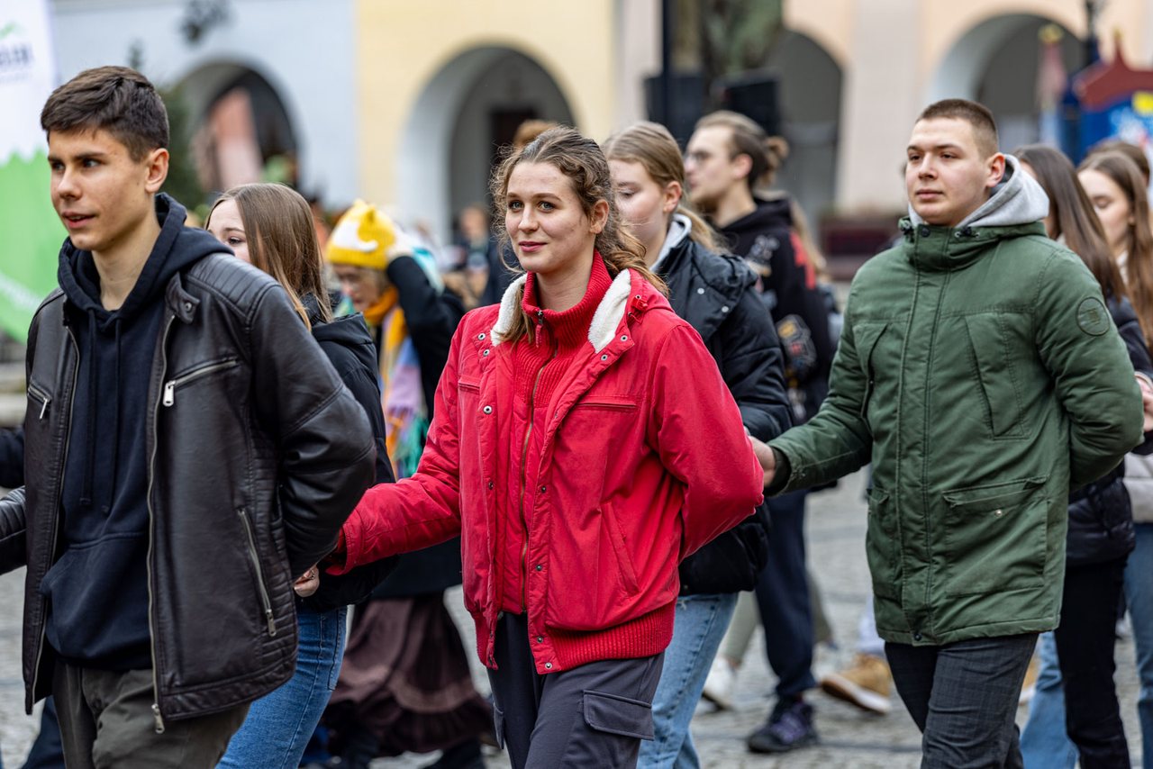 Maturzyści zatańczyli Poloneza