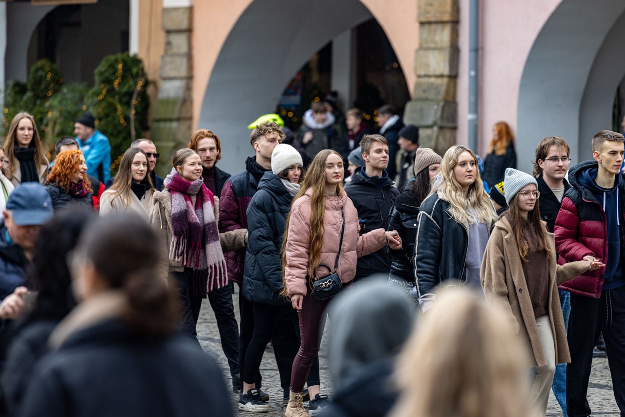 Maturzyści zatańczyli Poloneza