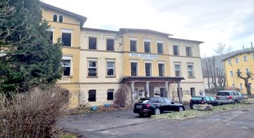 Trwa demolka szkoły w Sobieszowie