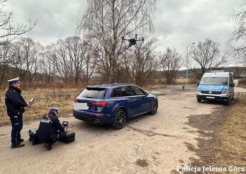 Dron na piratów drogowych