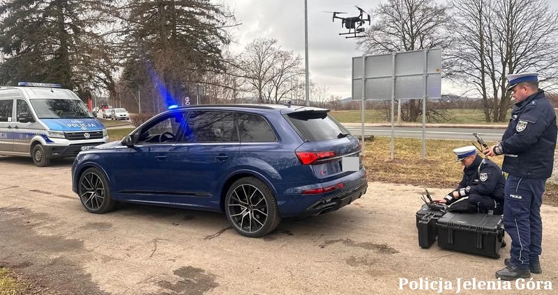Dron na piratów drogowych