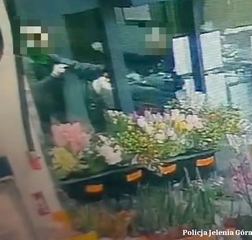 Poszarpał się z ochroniarzem
