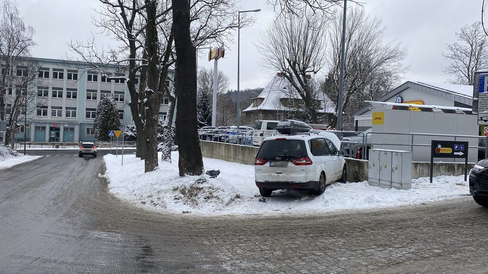 Fordem w murek koło Biedronki