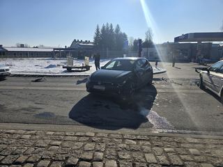 Stłuczka przed szpitalem