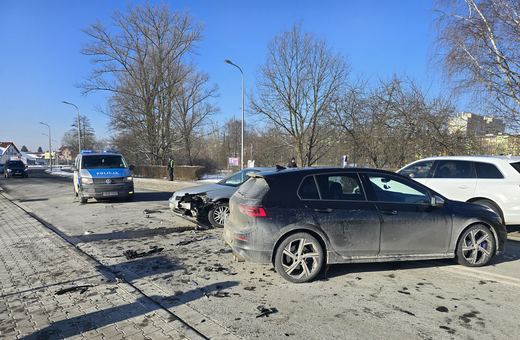 Stłuczka przed szpitalem
