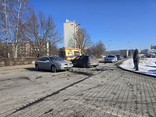 Stłuczka przed szpitalem