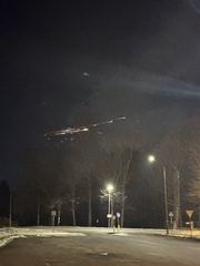 Czytelnik nagrał lecące szczątki rakiety Falcon