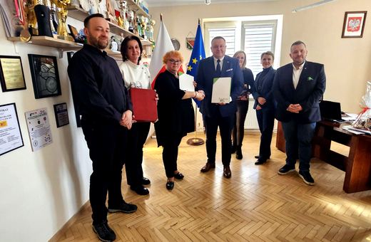 Leroy Merlin daje pieniądze dla Mysłakowic