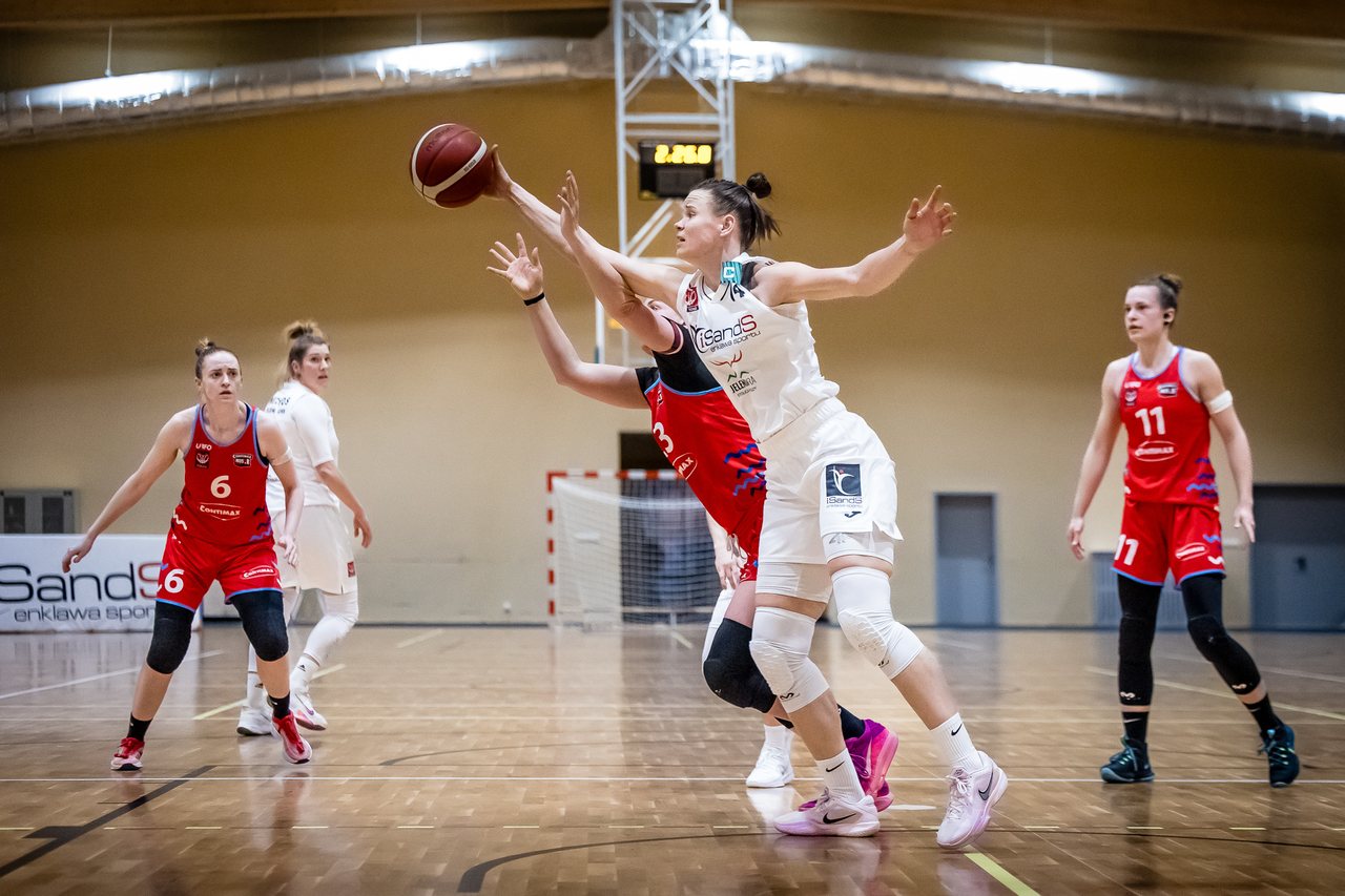 Górą gospodynie. Kapitalne widowisko w hali SP 8