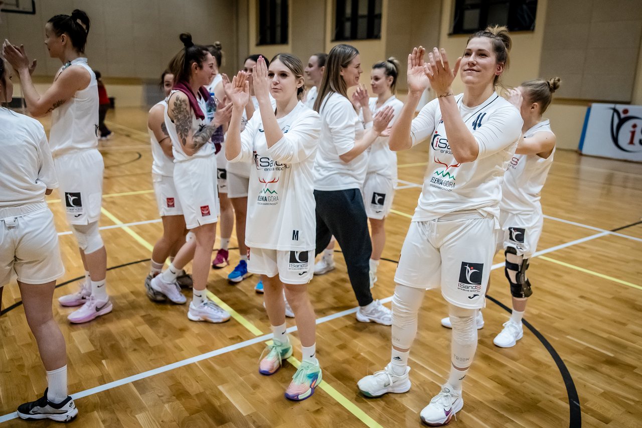 Górą gospodynie. Kapitalne widowisko w hali SP 8