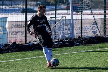 Sparingowe derby pod dyktando biało–niebieskich