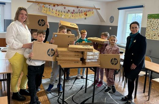 Laptopy dla uczniów z gminy Podgórzyn
