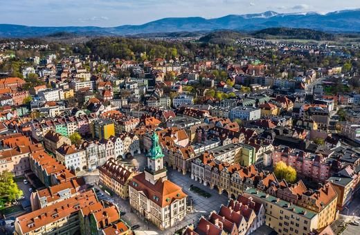 Ogromne środki na jeleniogórską oświatę i drogi