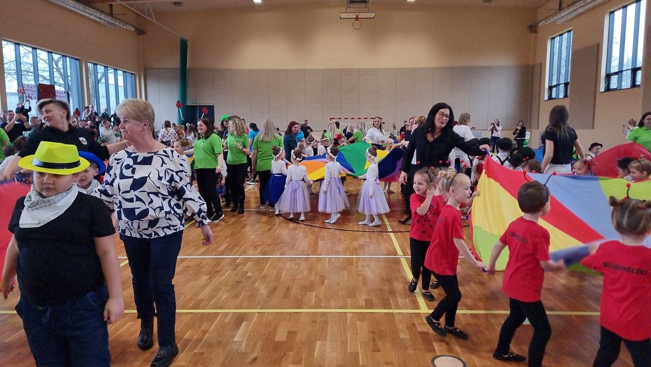 Taneczny show przedszkolaków