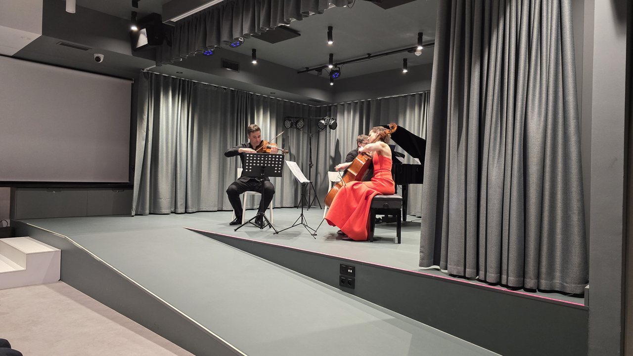 Wieczór, w którym muzyka stała się magią – Wieniawski Piano Trio w Karpaczu