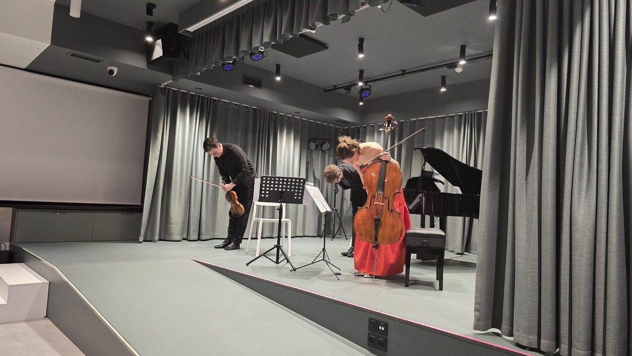 Wieczór, w którym muzyka stała się magią – Wieniawski Piano Trio w Karpaczu