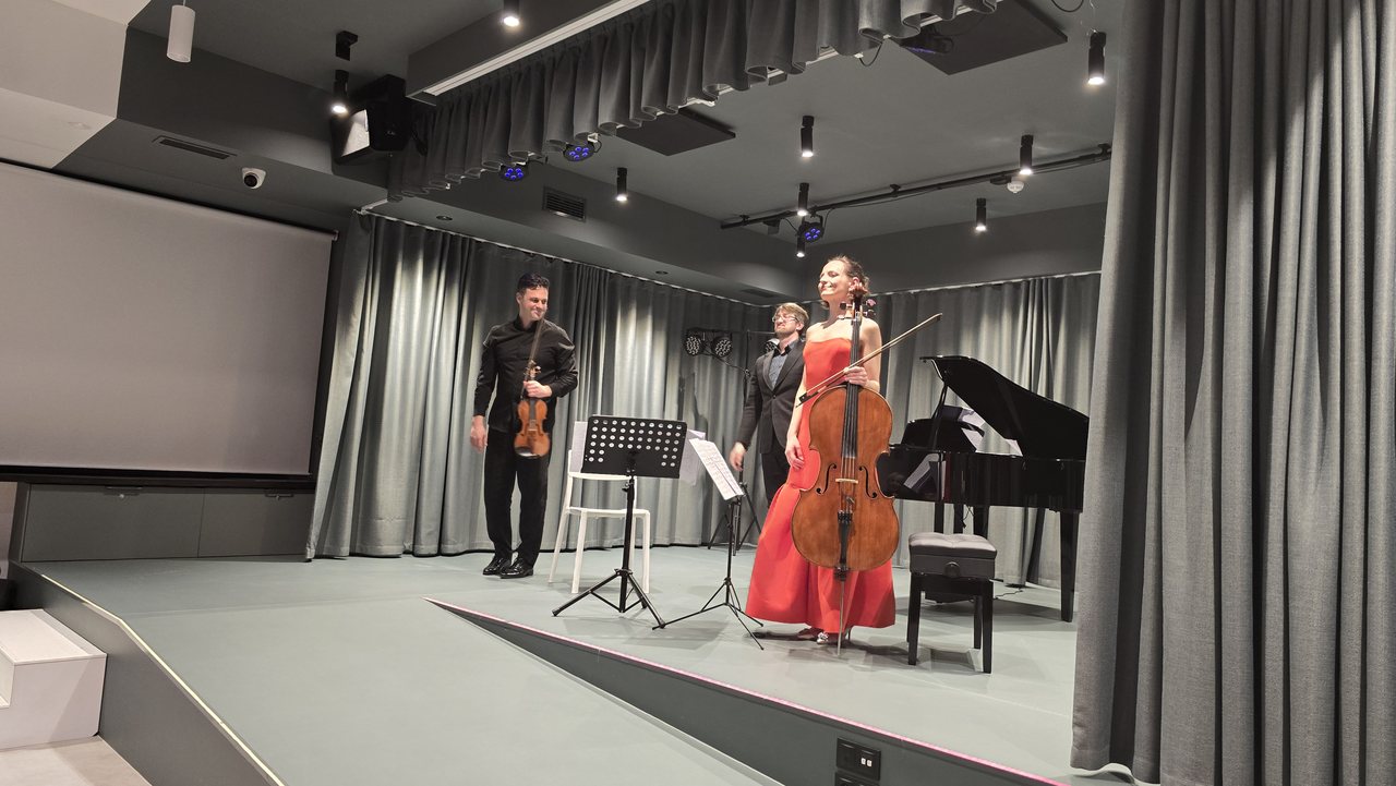 Wieczór, w którym muzyka stała się magią – Wieniawski Piano Trio w Karpaczu