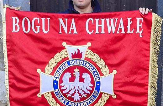 Druhowie z Siedlęcina doczekali się nowego sztandaru