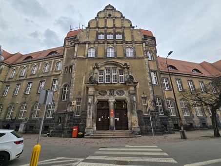 Poczta w Jeleniej Górze otwarta krócej