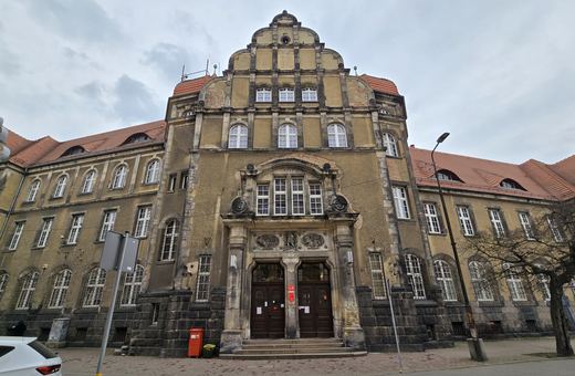 Poczta w Jeleniej Górze otwarta krócej