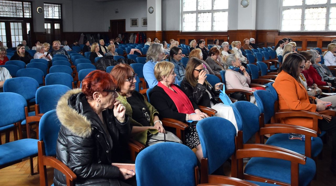 400 kobiet w Żeromie