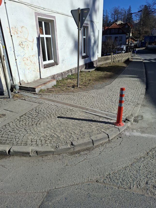 Wiosenne porządki pod Szrenicą