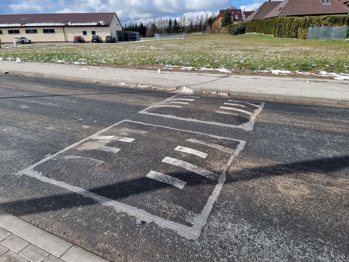 Powiat wyremontował drogę w Siedlęcinie