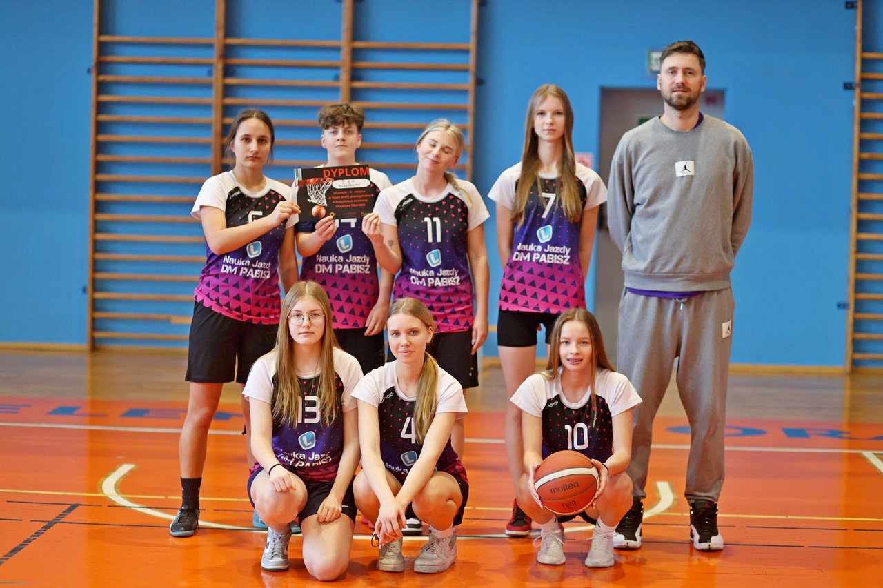 Jeleniogórzanki z II LO pojadą na wojewódzki finał