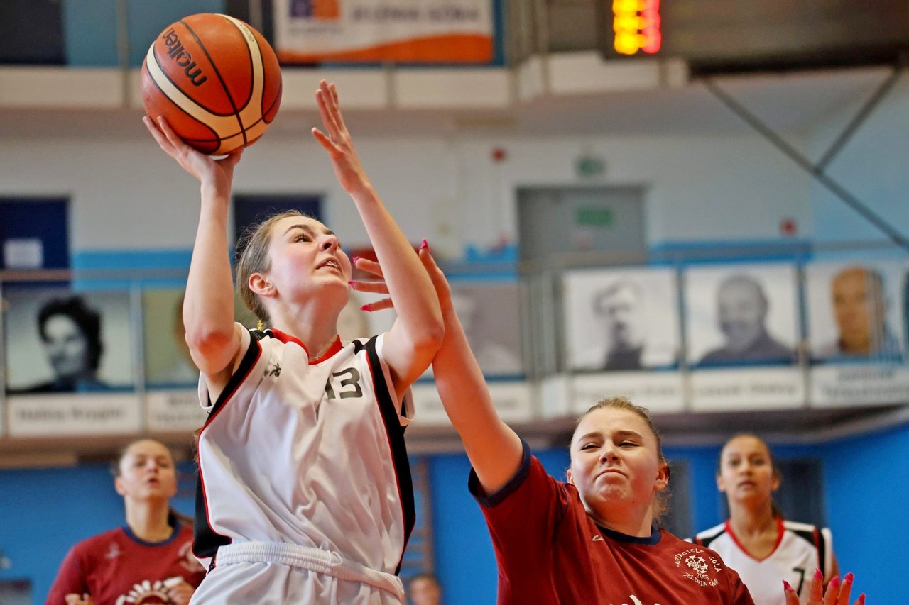 Jeleniogórzanki z II LO pojadą na wojewódzki finał